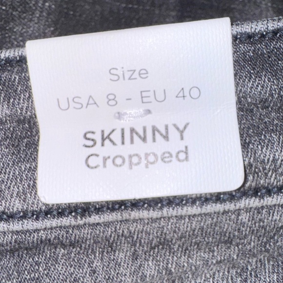 Mango brand distressed light black skinny cropped raw hem jeans. Size 8. NWT - Picture 13 of 16